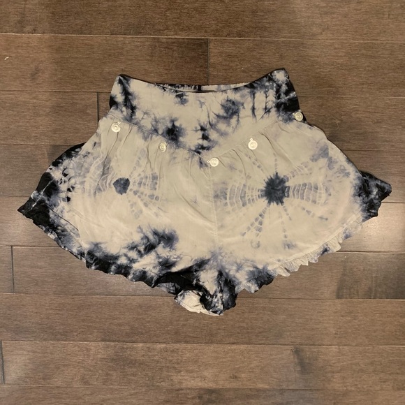 BNWOT American eagle tie-dye gypsy shorts - Picture 2 of 3